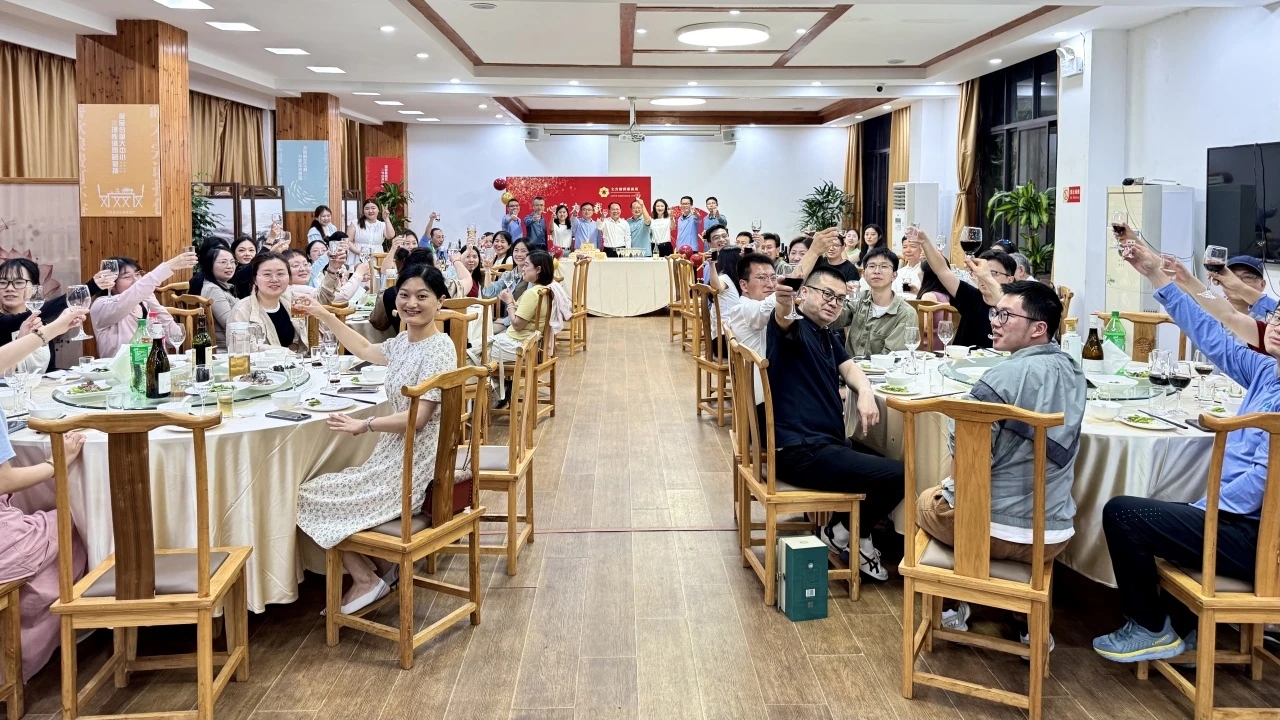 1747808723654542.jpg c0a73c8b71a9f7648cb9a49e38dc388.jpg